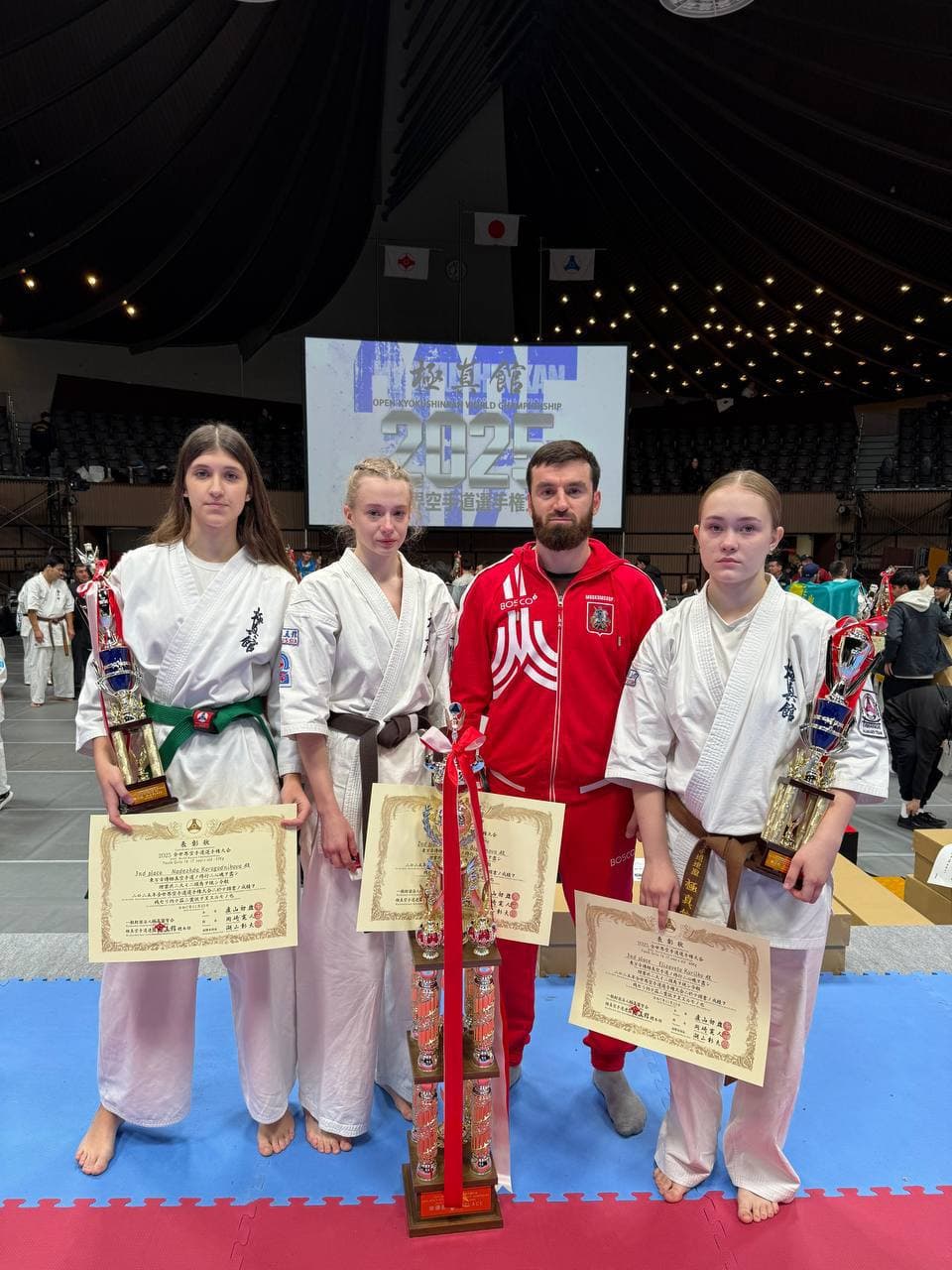Три медали в Токио! Воспитанницы сэнсея Рустама Алакаева покоряют Чемпионат Мира по киокусинкай!